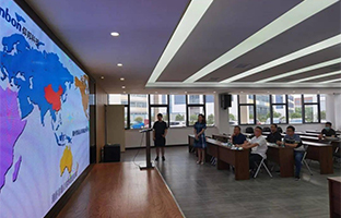 集萃（昆山）产业升级推进中心携电子科技大学专家赴bti体育光电发展产学研对接